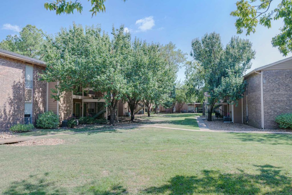 Arbor Square Apartments, College Station, Bryan, TX; near Texas A&M University; shuttle route to campus; pet friendly one and two bedroom apartment homes